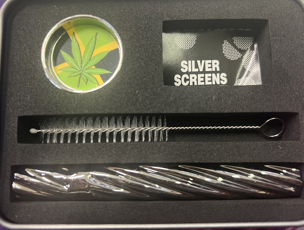 Chillum With Screen and cleaner 