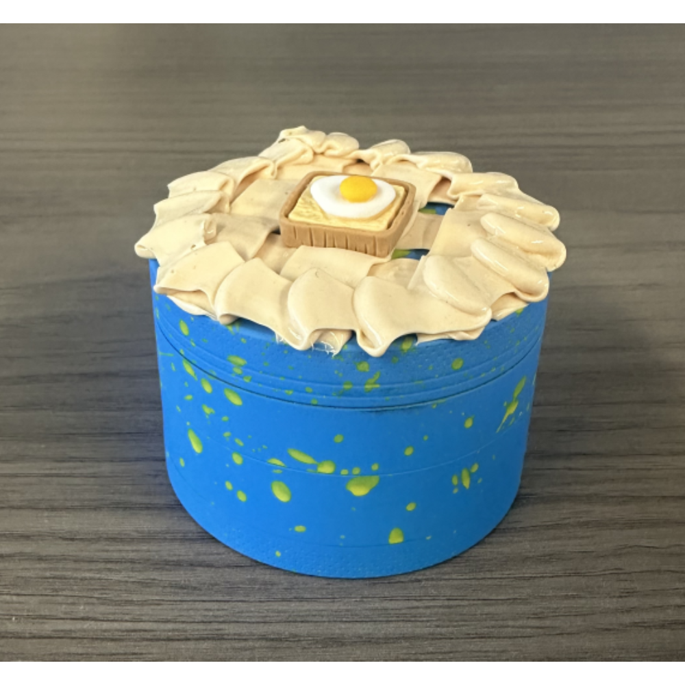 [Q-2327-06] GRINDER 63MM FAKE CAKE EDITION (Blue Egg Pie Cake)