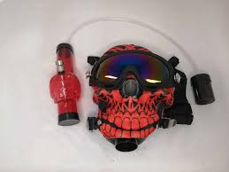 DESIGNED COLORED MIXED SKULL GAS MASK & PLASTIC WATER PIPE
