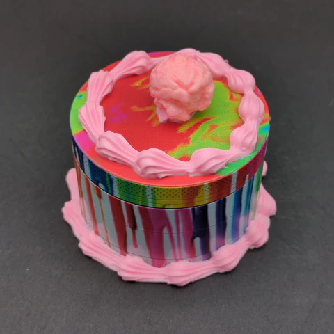 [Q-2327-18] GRINDER 63MM FAKE CAKE EDITION (Rainbow With Popcorn)